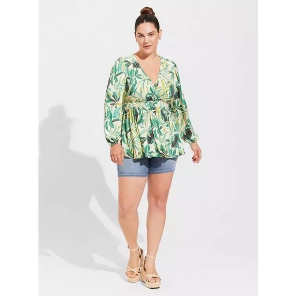 Torrid Babydoll Surplice Puff Sleeve Knit Top 2X Tropical Leafy Print Boho Flowy - Picture 2 of 9